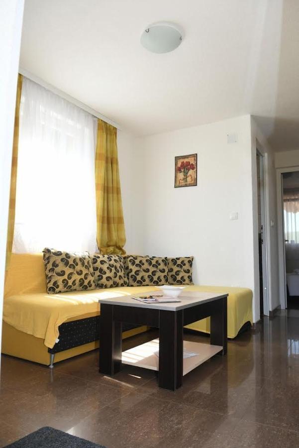 Sobe Alex Apartment เวลิโก กราดิชเต ภายนอก รูปภาพ