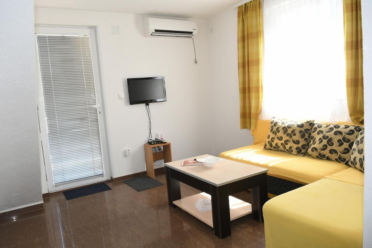 Sobe Alex Apartment เวลิโก กราดิชเต ภายนอก รูปภาพ